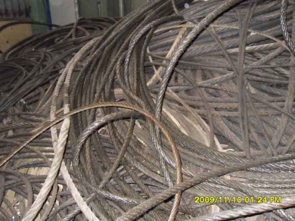 收購各種型號廢舊鋼絲繩