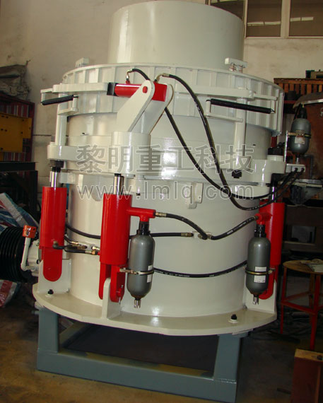 圓錐破碎機(jī)（西蒙斯和液壓）----黎明重工科技