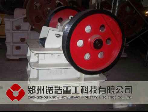 小型pe600900顎式破碎機(jī)設(shè)備|破碎篩分成套設(shè)備|時(shí)產(chǎn)20噸鄂式破碎報(bào)價(jià)