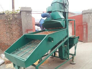 新鄉(xiāng)糧食收購(gòu)站推薦拋糧型篩分機(jī)-振動(dòng)篩分機(jī)廠(chǎng)家