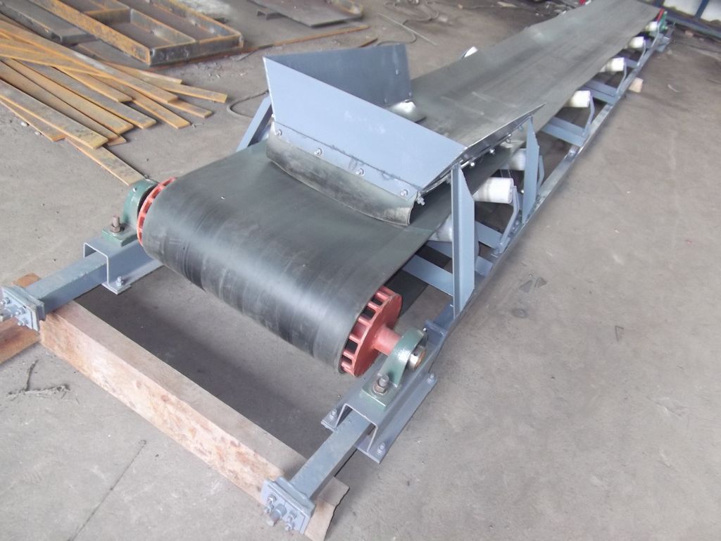 供應(yīng)同鑫TD75、DTⅡ型皮帶式輸送機(jī),膠帶輸送機(jī)