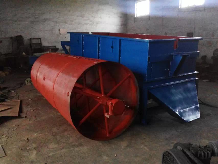 【廠家熱銷】新型環(huán)保振動(dòng)篩 石料直線篩沙機(jī)礦用石料篩分設(shè)備