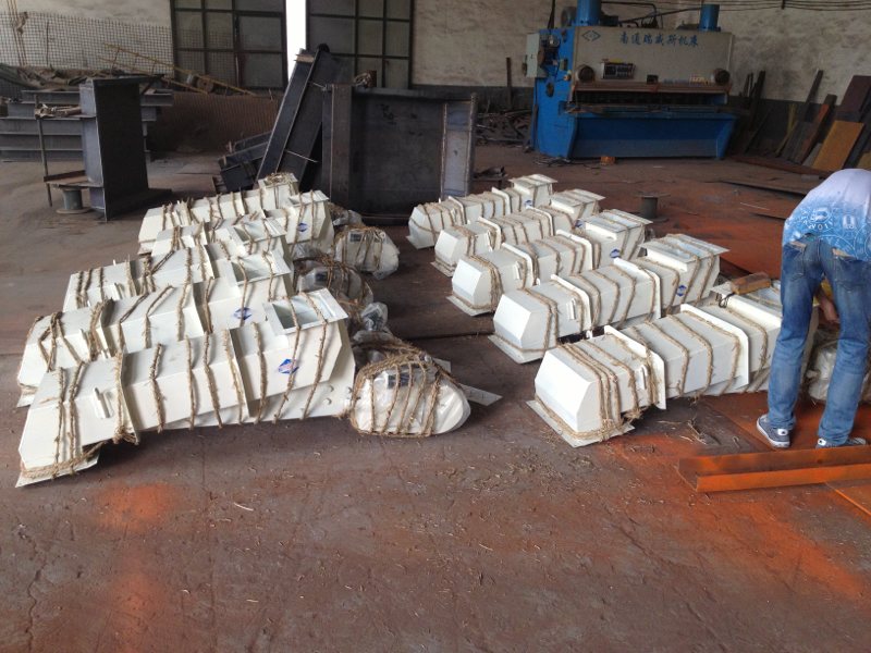 真正廠家生產(chǎn)25年專業(yè)耐高溫500-800度電磁給料機(jī)振動(dòng)給料機(jī)