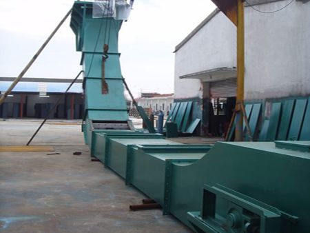 河北滄州大傾角皮帶輸送機(jī)質(zhì)量高于承諾大傾角皮帶輸送機(jī)專業(yè)豐泉