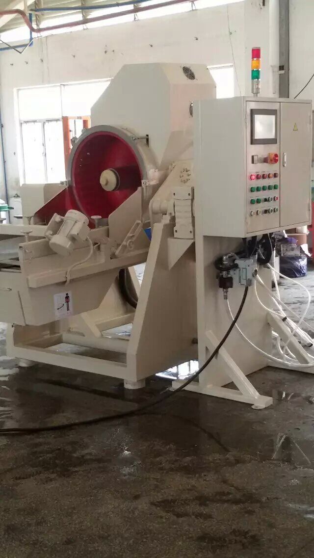 全自動(dòng)流水光飾機(jī)、無(wú)心光飾機(jī)