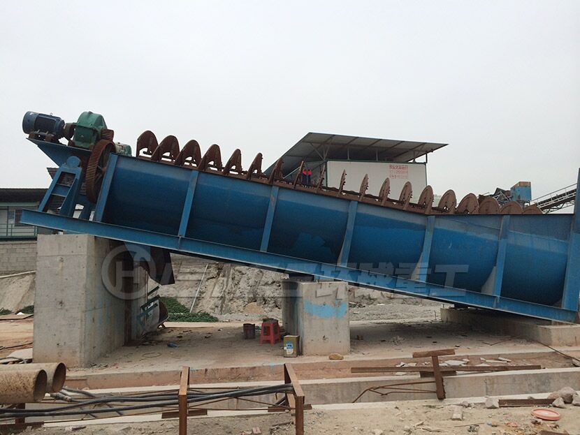 滾筒洗砂機(jī)是細(xì)砂生產(chǎn)線中的一個重要機(jī)械