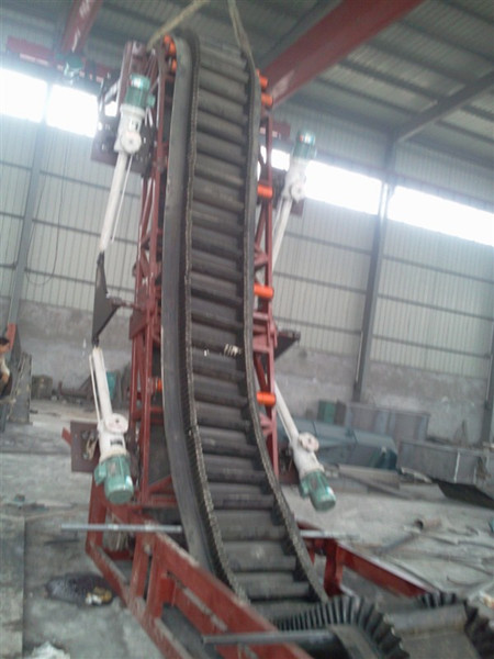 輸送機(jī)-煙煤大傾角輸送機(jī)生產(chǎn)廠家-質(zhì)保報(bào)價(jià)