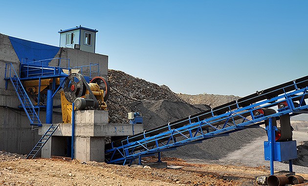 時產(chǎn)700-1000噸明礬石砂石料設(shè)備多少錢，花崗閃長巖液壓圓錐破碎機(jī)設(shè)備