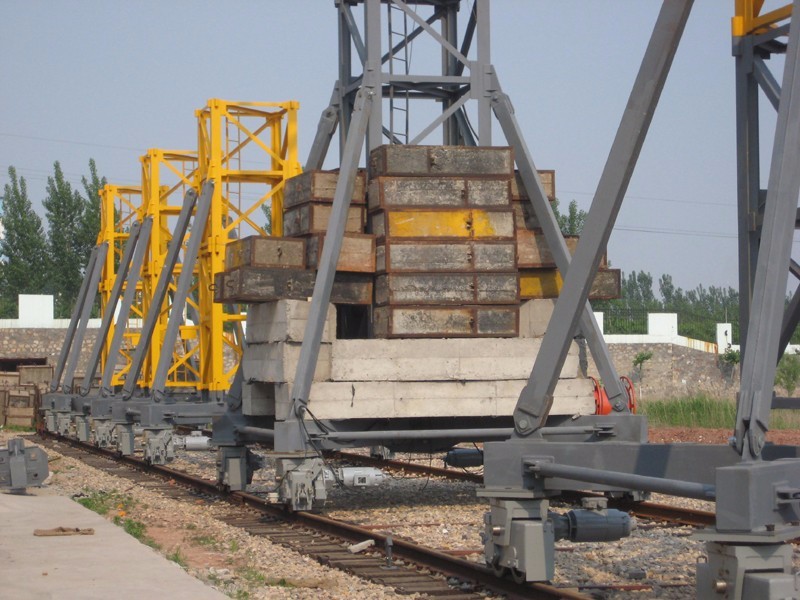 供應(yīng)移動(dòng)式塔式起重機(jī)