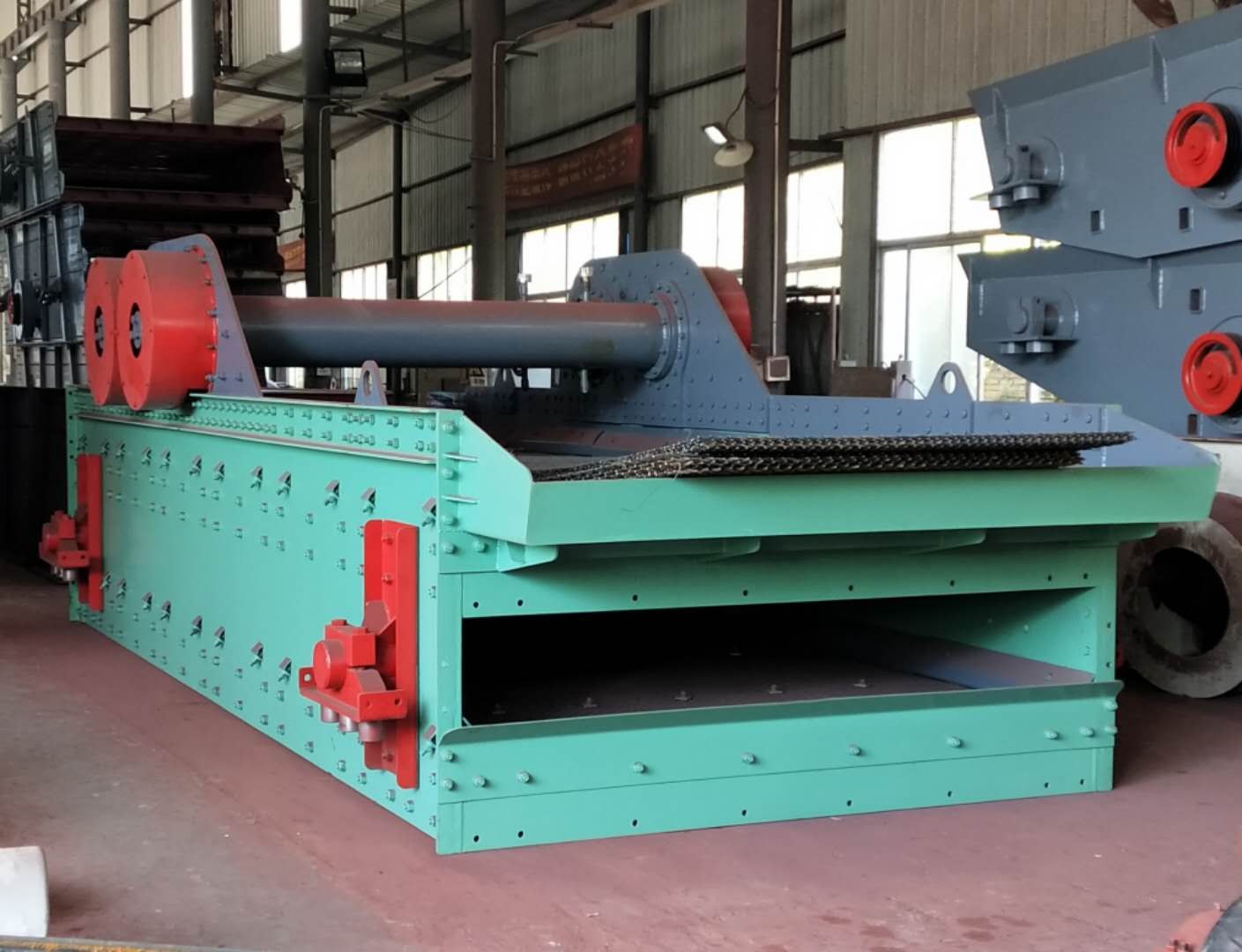 高效礦山機制砂用振動篩水平雙軸直線篩