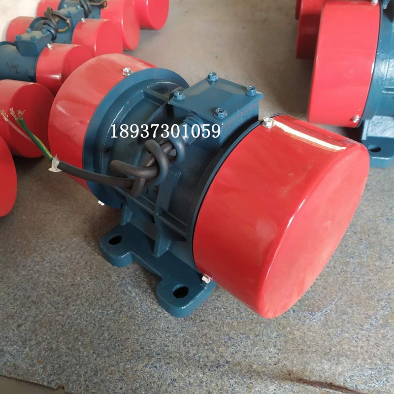 新鄉(xiāng)振動電機(jī)YZD-30-2 漏糞板振動電機(jī)