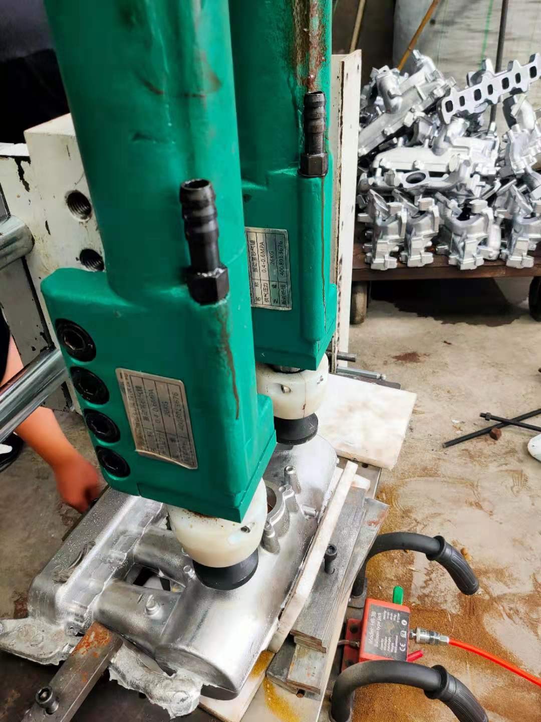 擊打錘高頻氣動落砂機(jī)振動錘高頻震動落砂機(jī)除芯機(jī)去芯機(jī)震擊清芯除砂