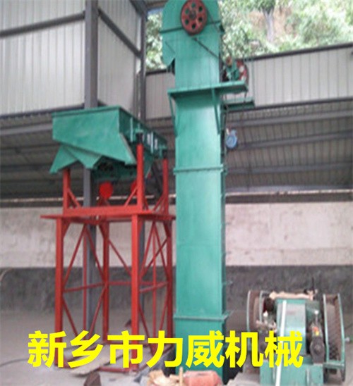 芒硝礦4米震動篩提升斗提機(jī)震動垂直提升機(jī)