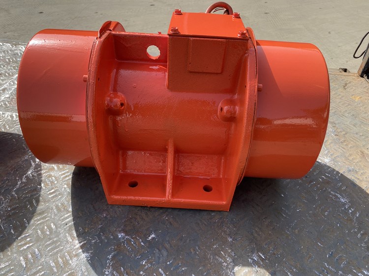 宏達立式振動電機YZUL 功率0.55千瓦 T05防爆立式振動電機旋振磨機 振動篩分機廣泛應用