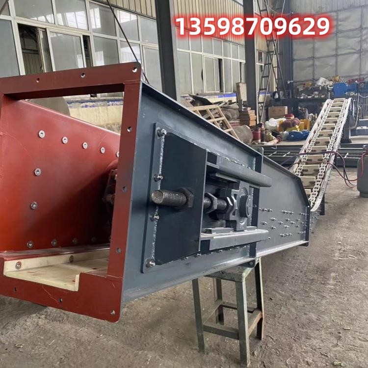 			  水泥除塵灰用的刮板機(jī)刮板輸送機(jī)操作簡(jiǎn)單使用方便			 