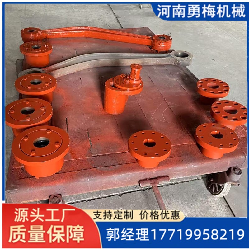 			 新鄉往復式給煤機配件鑄鋼拐臂 滾輪托輥對輪廠家			 