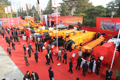 千余人觀賞北方交通展會現(xiàn)場