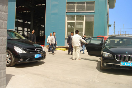 河南萬(wàn)泰機(jī)械振動(dòng)設(shè)備分廠二