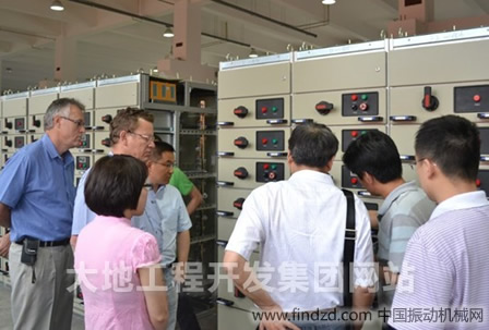 南非愛索礦業有限公司領導蒞臨德通電氣參觀考察