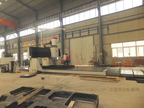 HTM-2528GX80龍門式加工中心