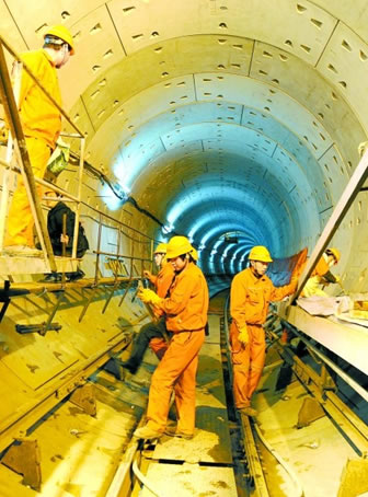 鄭州地鐵建設如火如荼，豫弘重工砂石設備助力打造高性能混凝土