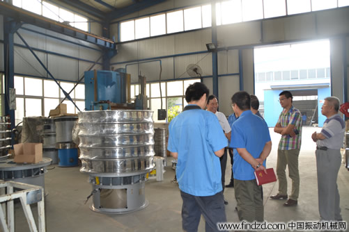 新鄉(xiāng)市高服篩分機(jī)械有限公司振動(dòng)篩生產(chǎn)車(chē)間