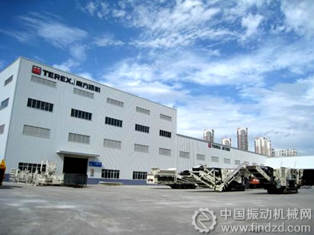 特雷克斯南方路機新工廠投入生產