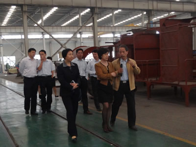 洛陽市委常委、統(tǒng)戰(zhàn)部長陳向平一行到洛陽大華重機調研