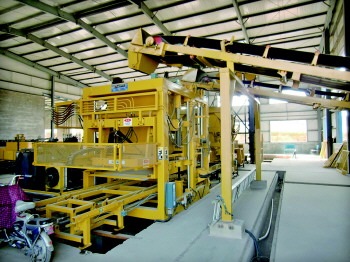 環億公司建筑垃圾處理車間一角