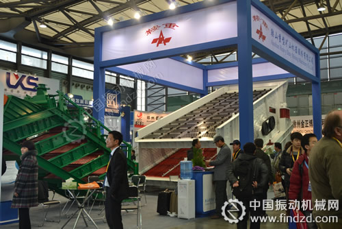 鞍重股份上海寶馬展展臺