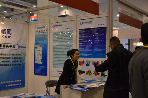 為客戶解答振動電機類技術問題