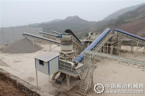 南方路機機制砂篩分破碎設備生產線