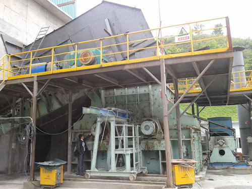 中材裝備國(guó)內(nèi)最大規(guī)格單段錘式破碎機(jī)成功運(yùn)行