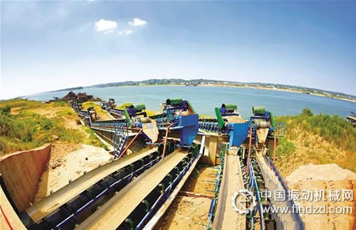 3 個新建砂石場的建設任務接近尾聲，暮云砂石場生產線已于近日上砂調試。