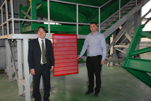 方園塑膠自主研發的聚氨酯精細篩網