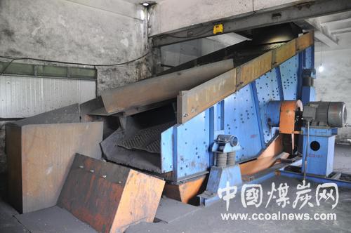 桂箐煤礦篩分樓振動篩小改革創造大效益