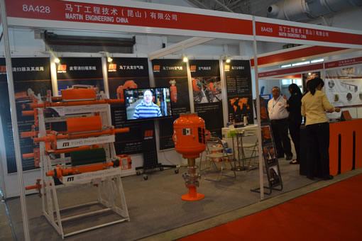 馬丁工程技術（昆山）有限公司水泥展展出的振動電機、空氣炮、皮帶清掃器等產品