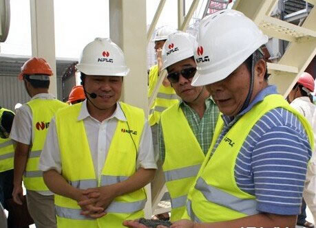 福建省砂石協會三屆三次常務理事會代表參觀南方路機生產車間