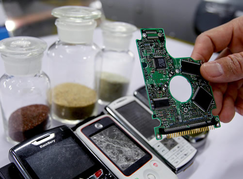 電子垃圾資源化處理 交大教授垃圾中&ldquo;淘金礦&rdquo;