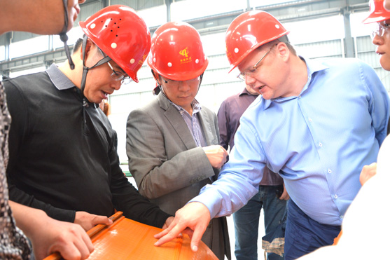 俄羅斯客戶一行赴湖北鑫鷹環(huán)保科技參觀考察