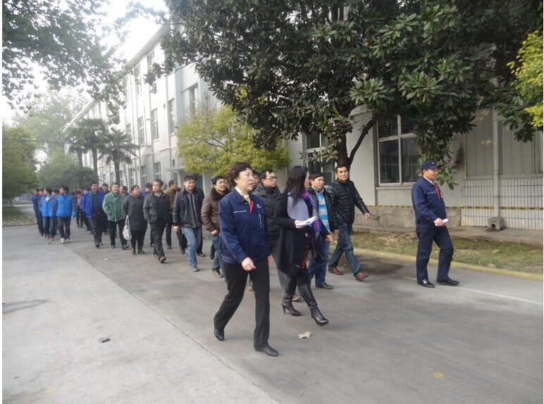 新鄉(xiāng)縣工商聯組織企業(yè)至新航集團參觀學習