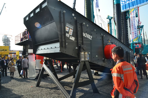 山特維克礦山工程機械寶馬展亮相YK2462圓振動篩產品