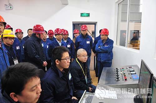 國內首臺80噸電渣重熔爐在公司投產