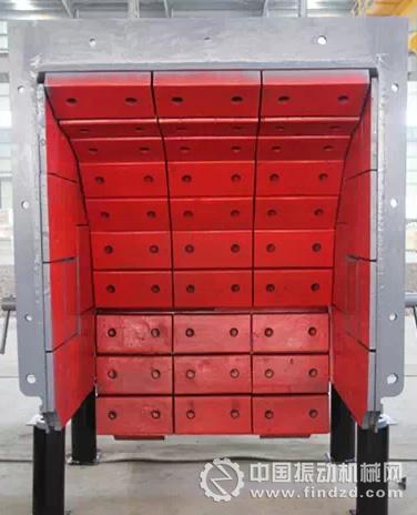 神啟重工研發(fā)改良款大型反擊式破碎機(jī)，板錘利用率提高30%