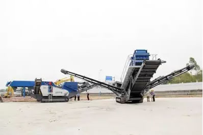 廣州地鐵綠色施工添移動破碎機篩分機實現廢棄混凝土回收再利用