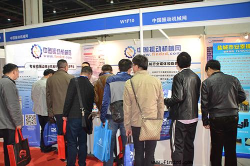 中國振動機械網展臺前咨詢客戶絡繹不絕