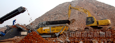 建筑垃圾被破碎機&ldquo;吞吃&rdquo;后，變成可再利用的建筑材料。