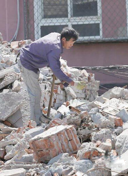 每年大批的舊城改造產生了很多建筑垃圾