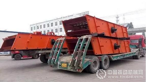 圖為設備發貨現場：