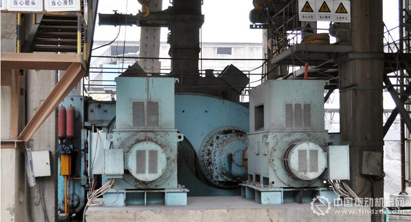 四川安寧鐵鈦股份有限公司首次引入的第一臺高壓輥磨機